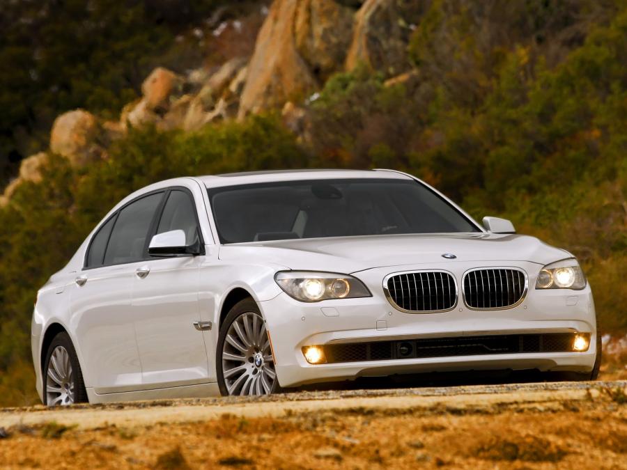  BMW 750Li 2008 года  (US) (фото 7 из 16)